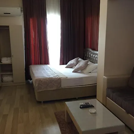 Turevs Konuk Evi * Σμύρνη