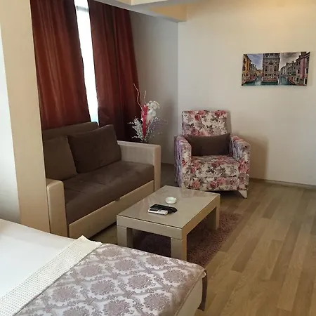 Turevs Konuk Evi Πανσιόν